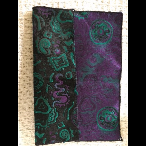 Matching Cummerbund, Bow Tie, & Pocket Square. - Picture 2 of 5